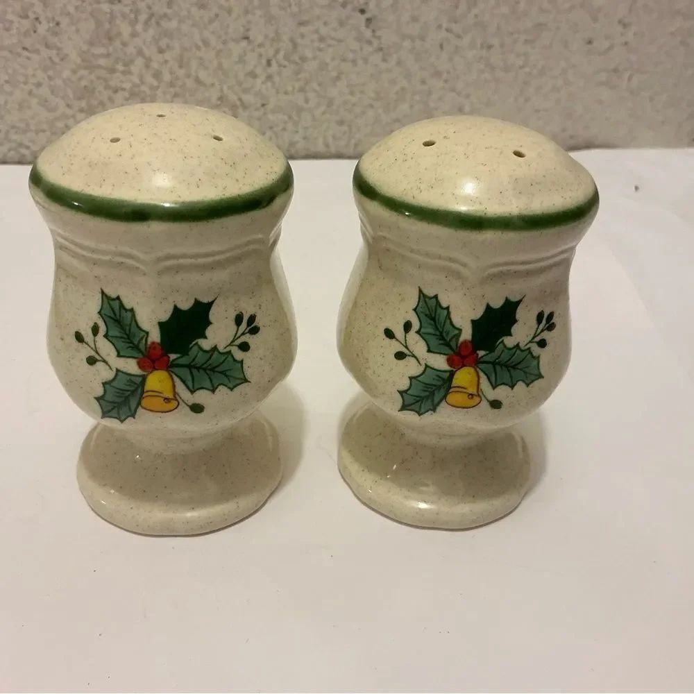 Vintage Salt And Pepper Shaker Mikasa Christmas FESTIVE SEASON Japan Holly Bells